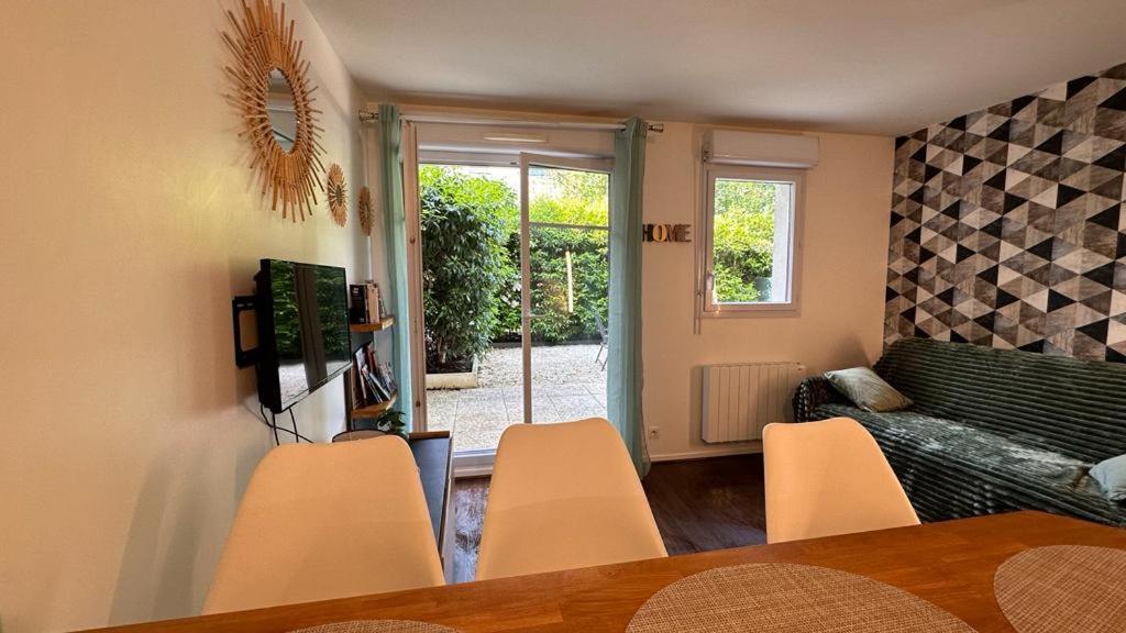 Appartement T2 Rez De Jardin - Disneyland Paris 6 Min Bussy-Saint-Georges Bagian luar foto